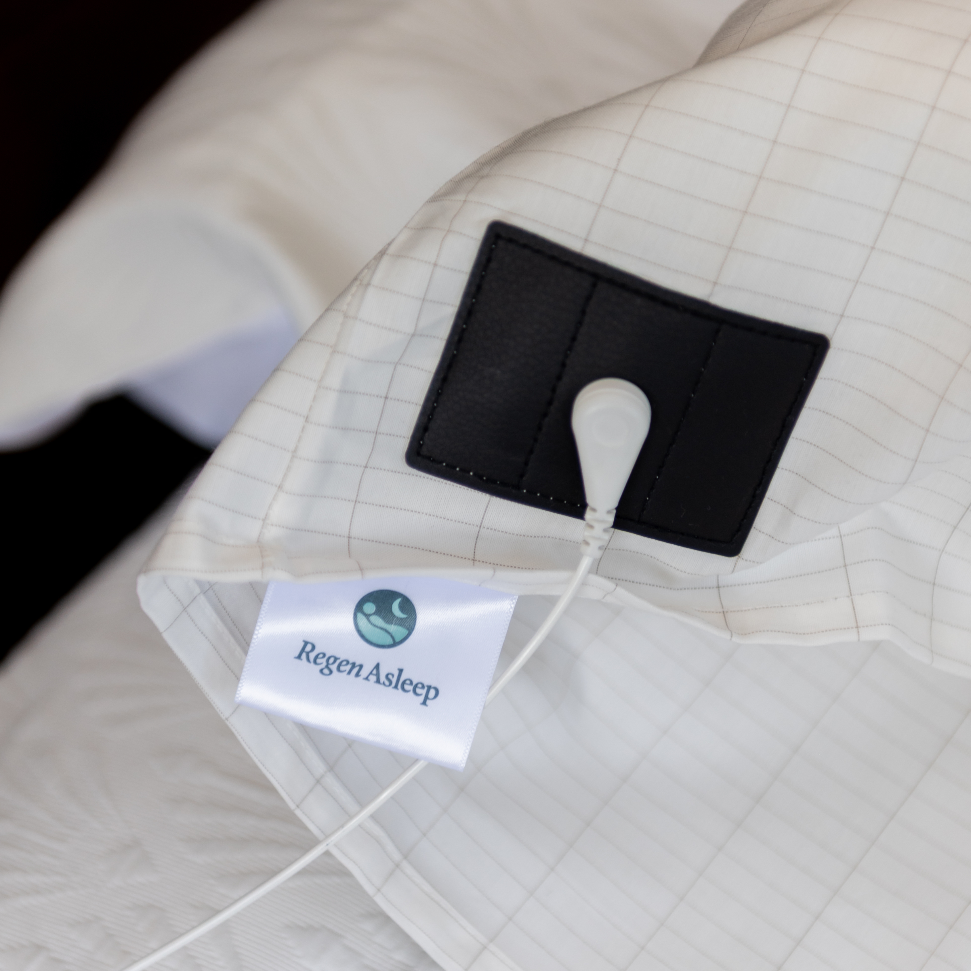 Combined Grounding and Cooling Pillow Case