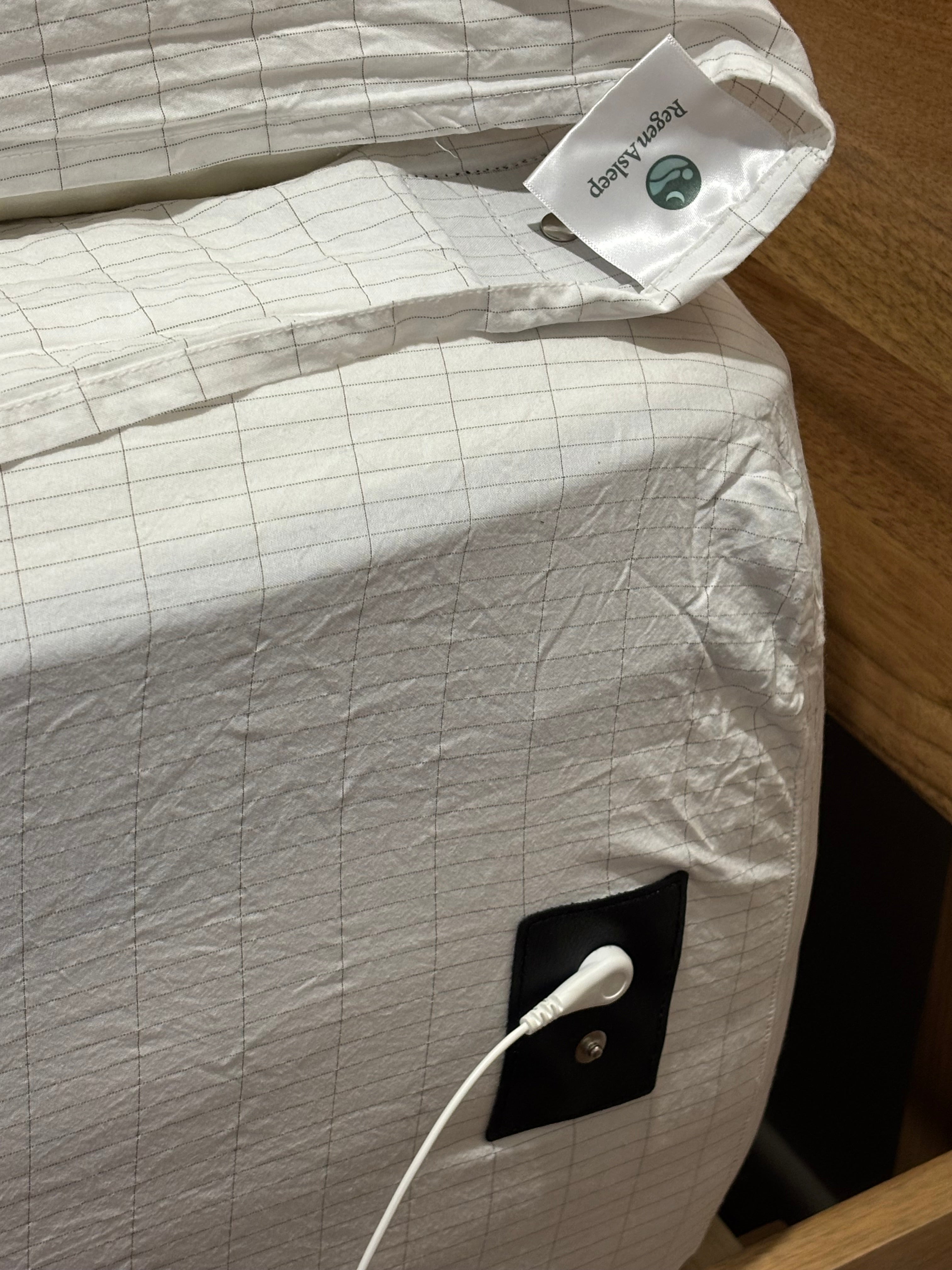 Cooling and Grounding Fitted Sheet